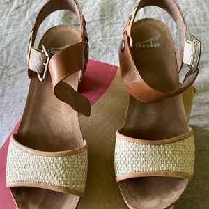 Dansko Debby Full grain Leather/Raffia Sandal
